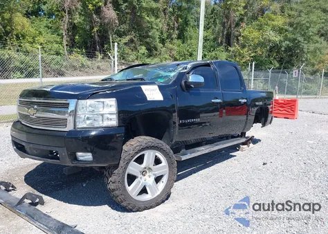 2007 Chevrolet Silverado K1500 Crew Cab z USA, uszkodzony, nr VIN 3GCEK13M27G556479